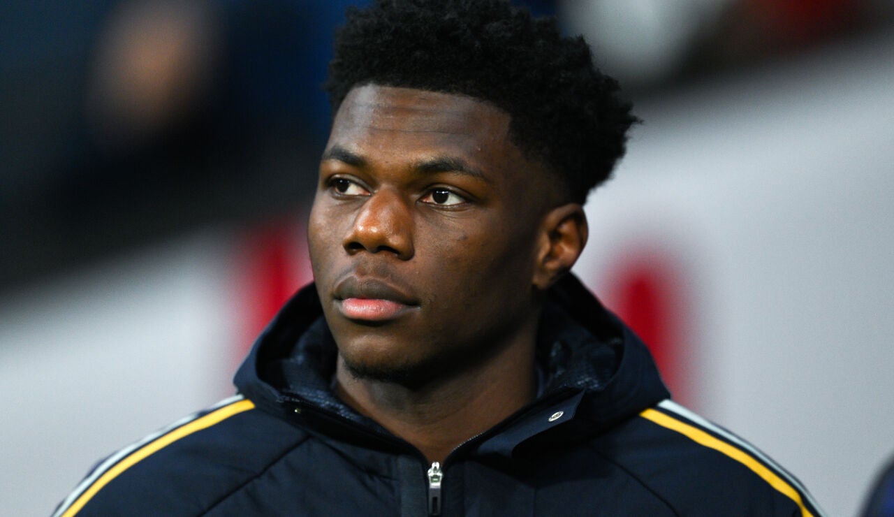 Tchouam&eacute;ni en un partido con el Real Madrid