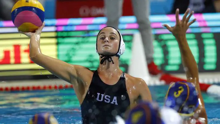 Maddie Musselman La jugadora estadounidense marcando un gol a España