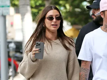 Hailey Bieber Hailey Bieber