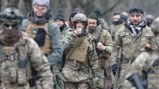 Soldados ucranianos cerca de Kiev Soldados ucranianos cerca de Kiev