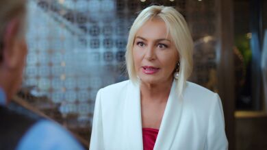 Feride estalla al ver a su exmarido hablando a solas con Yildiz: “Debería darte vergüenza”