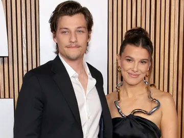 Millie Bobby Brown y su prometido Jake Bongiovi Millie Bobby Brown y su prometido Jake Bongiovi