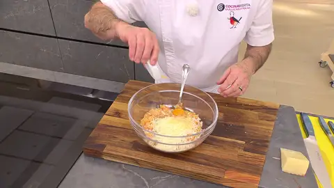 Agrega también 1 huevo Agrega también 1 huevo