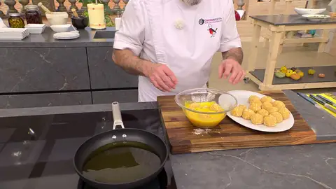 Pásalas con la harina de garbanzos Pásalas con la harina de garbanzos