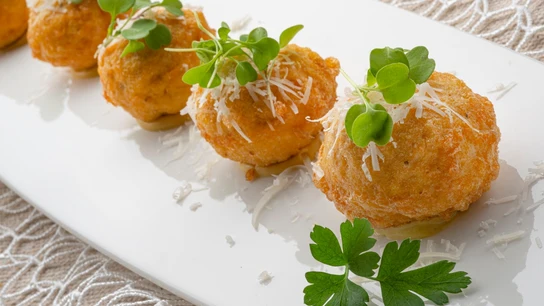 Bolitas de pollo y queso, de Karlos Arguiñano Bolitas de pollo y queso, de Karlos Arguiñano