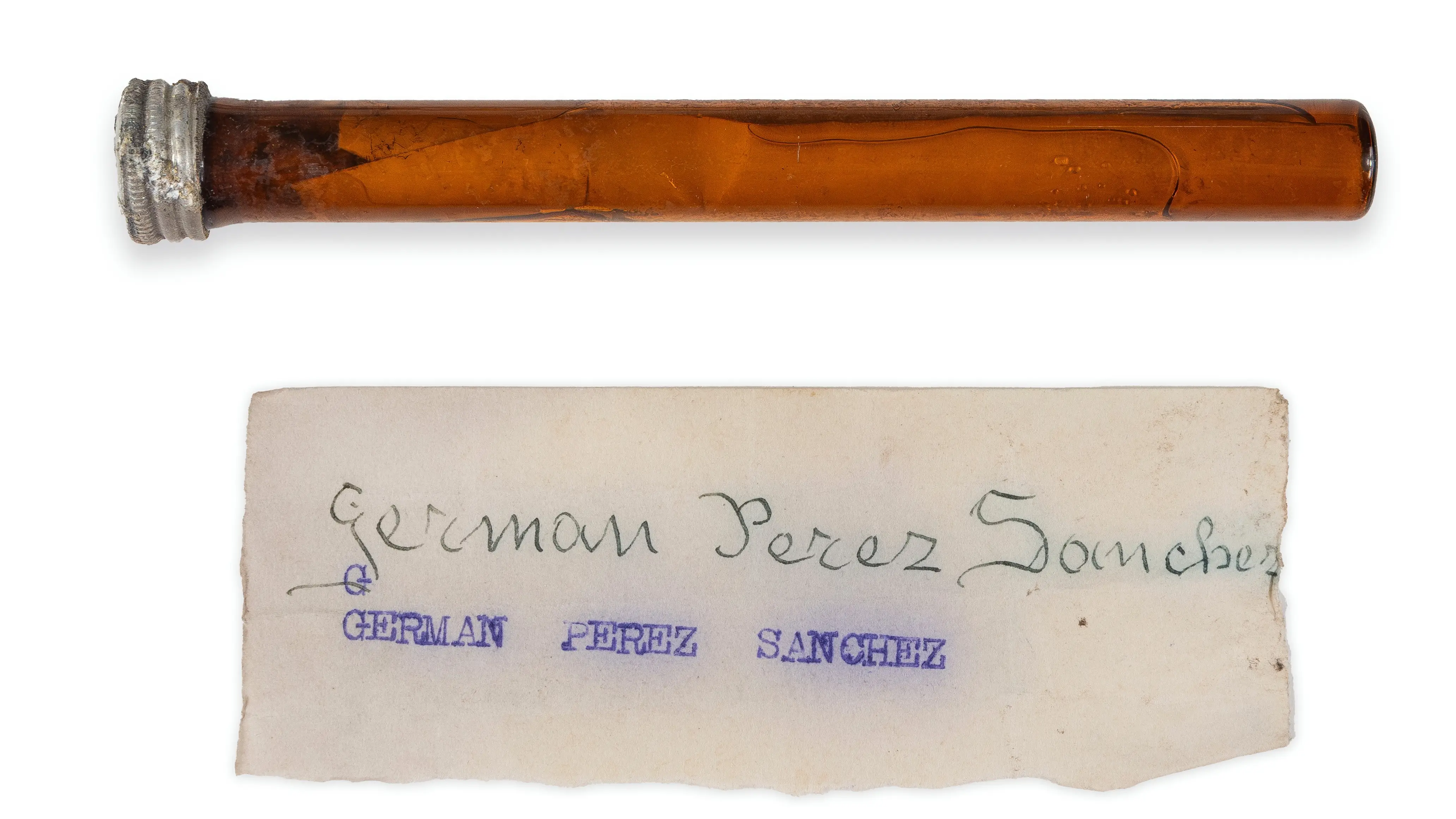 Papelito hallado en una fosa que ha permitido identificar a una víctima del franquismo Papelito hallado en una fosa que ha permitido identificar a una víctima del franquismo