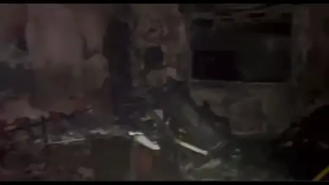 Una niña de siete años ha sido ingresada grave en la UCI tras ser rescatada de un incendio en Sevilla Una niña de siete años ha sido ingresada grave en la UCI tras ser rescatada de un incendio en Sevilla