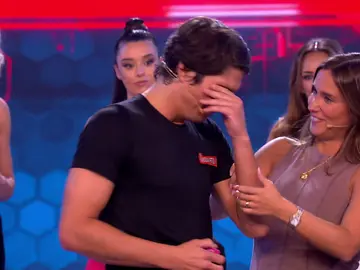 Pablo Castellano se rompe ante María Pombo Pablo Castellano se rompe ante María Pombo