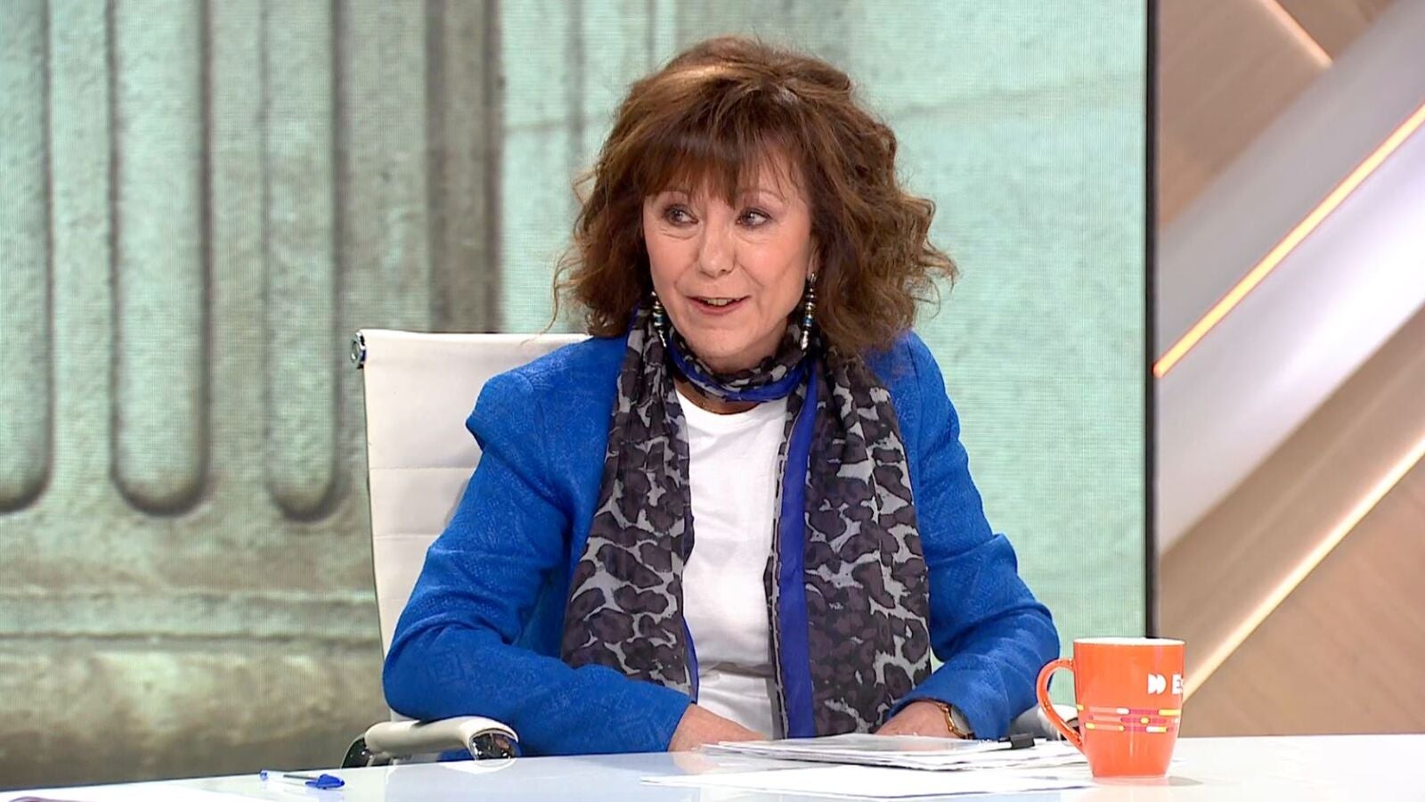 La taquígrafa más veterana del Congreso de los diputados nos cuenta sus secretos recién jubilada