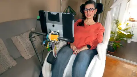 Enferma de ELA. Enferma de ELA.