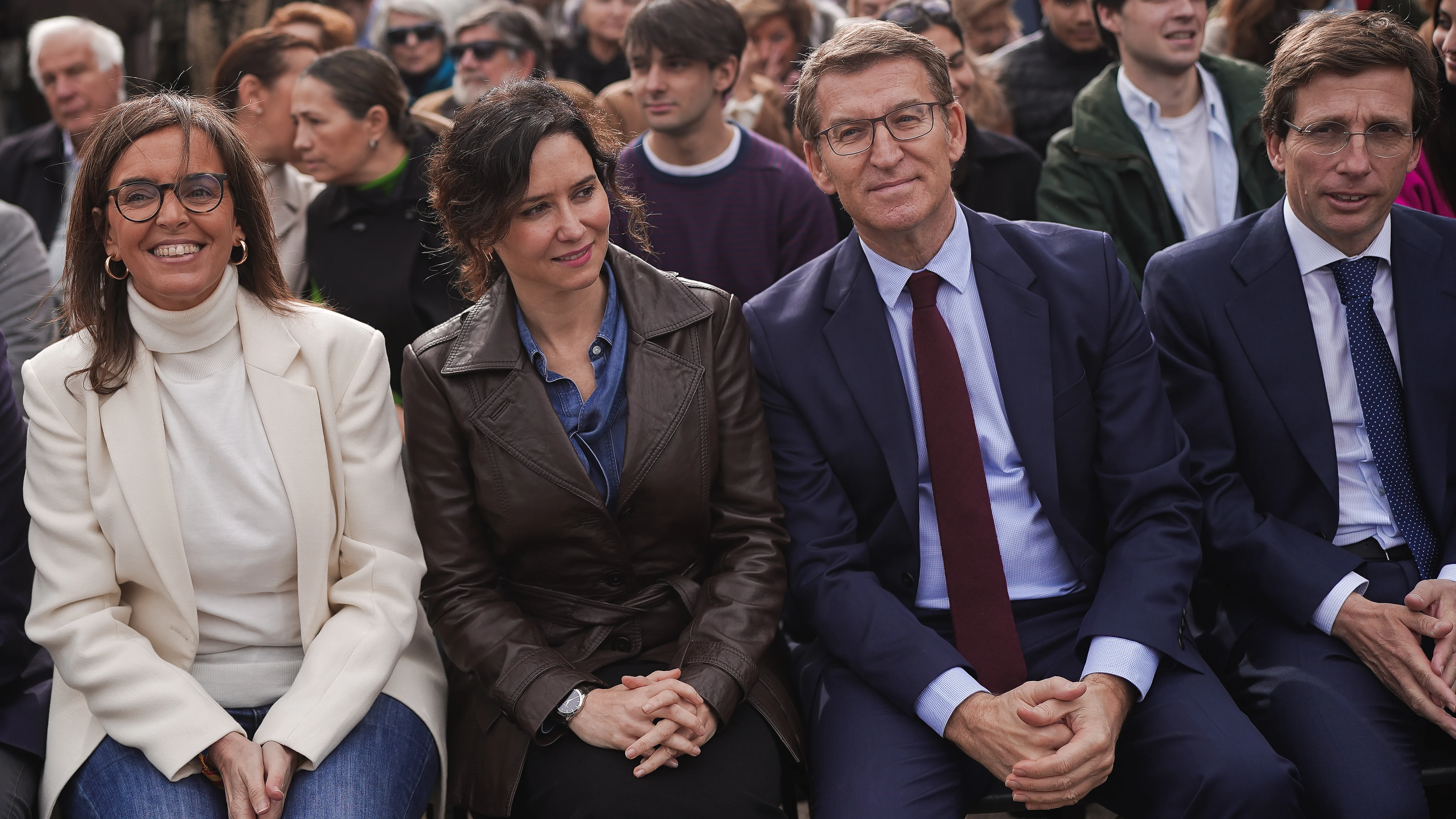 El PP sale en bloque a pedir explicaciones a Pedro Sánchez por el caso Koldo : "A cualquier gobierno honrado le haría caer" El PP sale en bloque a pedir explicaciones a Pedro Sánchez por el caso Koldo : "A cualquier gobierno honrado le haría caer"