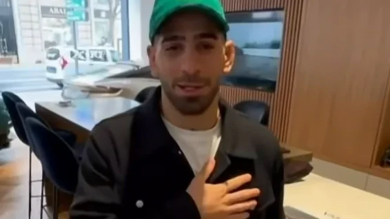 Ilia Topuria agradece un regalo de Fernando Alonso tras ganar el título de la UFC Ilia Topuria agradece un regalo de Fernando Alonso tras ganar el título de la UFC