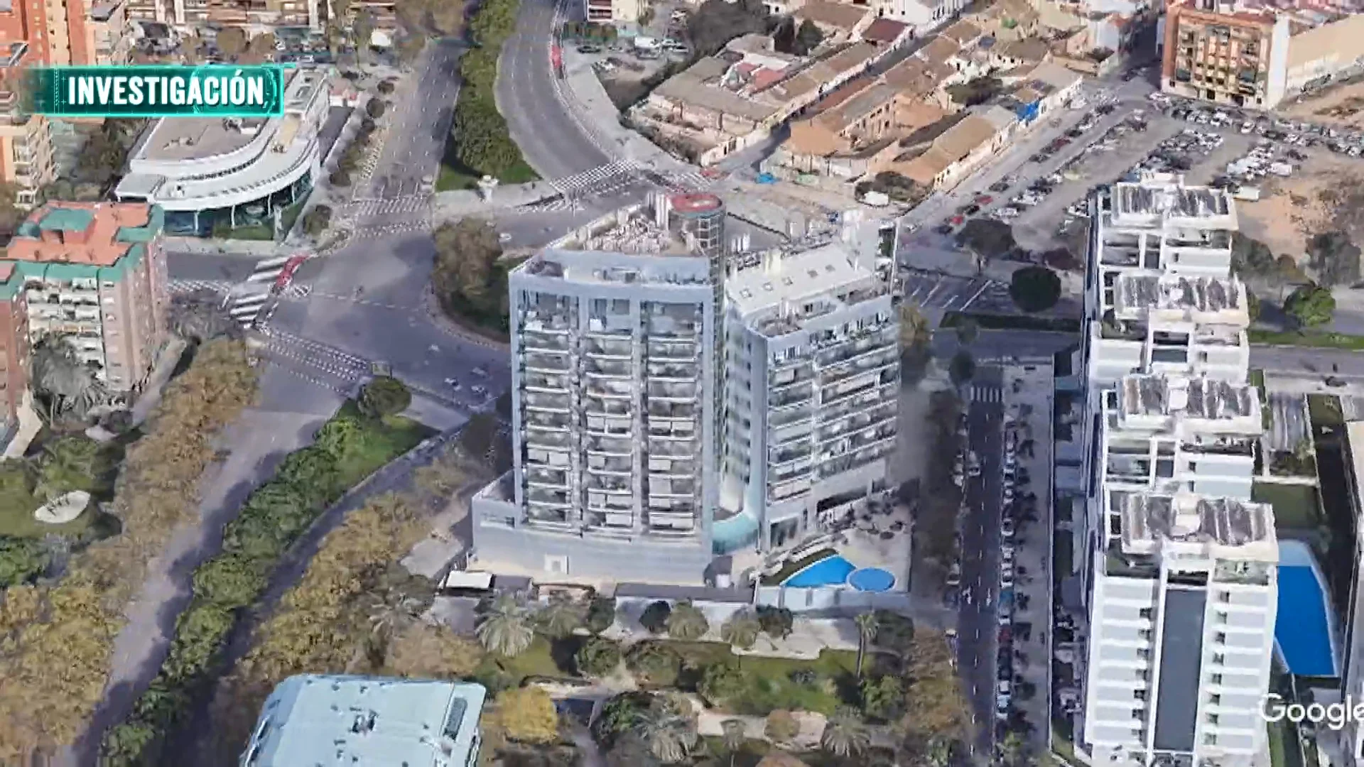 El arquitecto que diseñó el edificio incendiado en Valencia: "Hace 20 años. ¿Cómo voy a saber?" El arquitecto que diseñó el edificio incendiado en Valencia: "Hace 20 años. ¿Cómo voy a saber?"