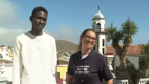 Omar, uno de los inmigrantes que huyó de su vida en Gambia Antena 3 Noticias