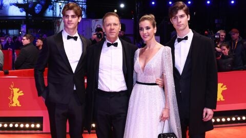 Rocco Siffredi con su mujer, Rosa Caracciolo, y sus hijos Leonardo y Lorenzo Tano en la Berlinale presentando Supersex