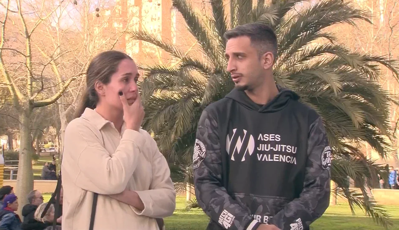 Ammar y Sara, la pareja rescatada de su balcón en Valencia: "La sorpresa es que estamos vivos, ya nos habíamos mentalizado"