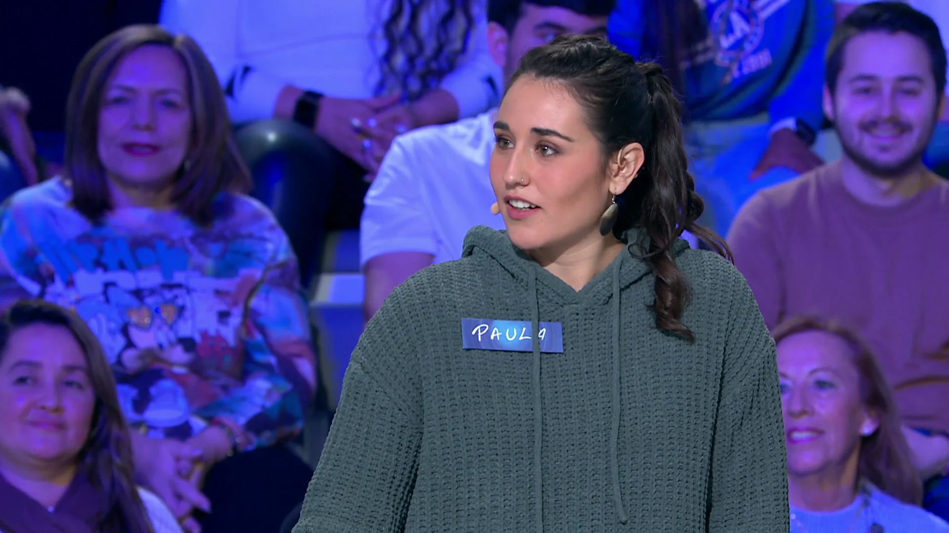 Paula, concursante atril azul