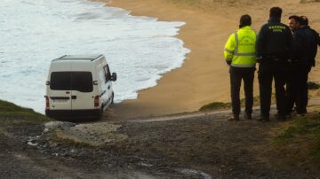 Rescate en una playa de A Coruña en pleno temporal