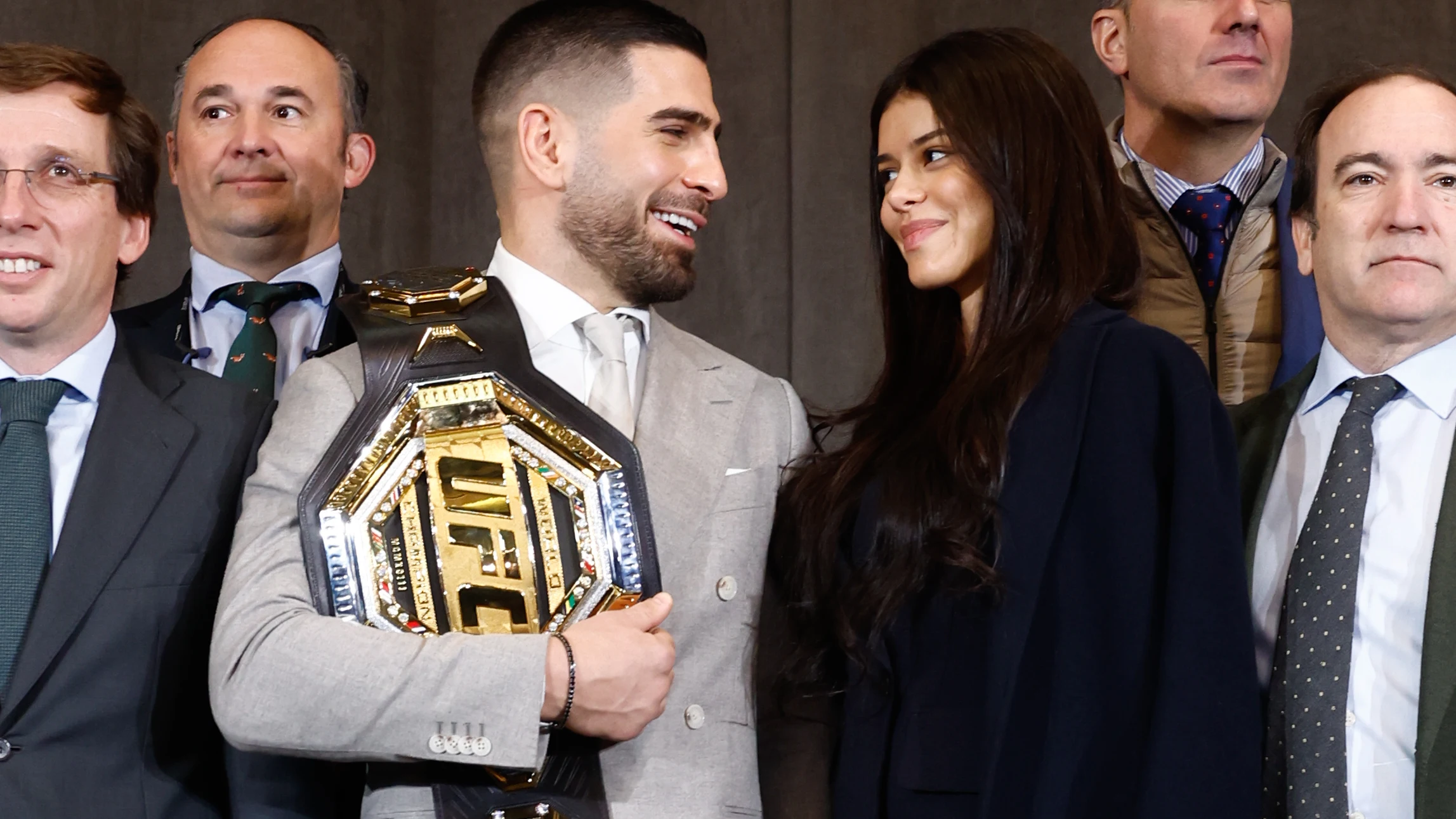 Giorgina Uzcategui e Ilia Topuria, campeón de la UFC Giorgina Uzcategui e Ilia Topuria, campeón de la UFC