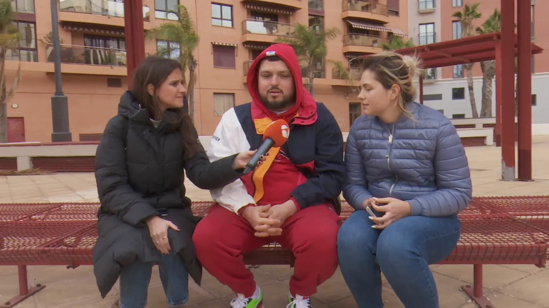 Oksana y Dymitro llegaron de Ucrania que vivía en el edificio calcinado de Valencia Oksana y Dymitro llegaron de Ucrania que vivía en el edificio calcinado de Valencia