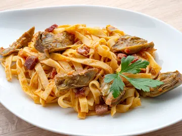 La receta de Arguiñano perfecta "para estudiantes": tallarines con alcachofas y jamón La receta de Arguiñano perfecta "para estudiantes": tallarines con alcachofas y jamón