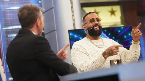 De vivir en un coche a llenar estadios: Eladio Carrión echa la vista atrás y explica cómo ha alcanzado el éxito De vivir en un coche a llenar estadios: Eladio Carrión echa la vista atrás y explica cómo ha alcanzado el éxito