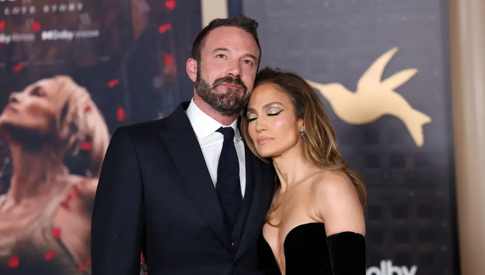 Ben Affleck y Jennifer Lopez (JLo) en la premiere de This Is Me...Now: A Love Story en Los Angeles