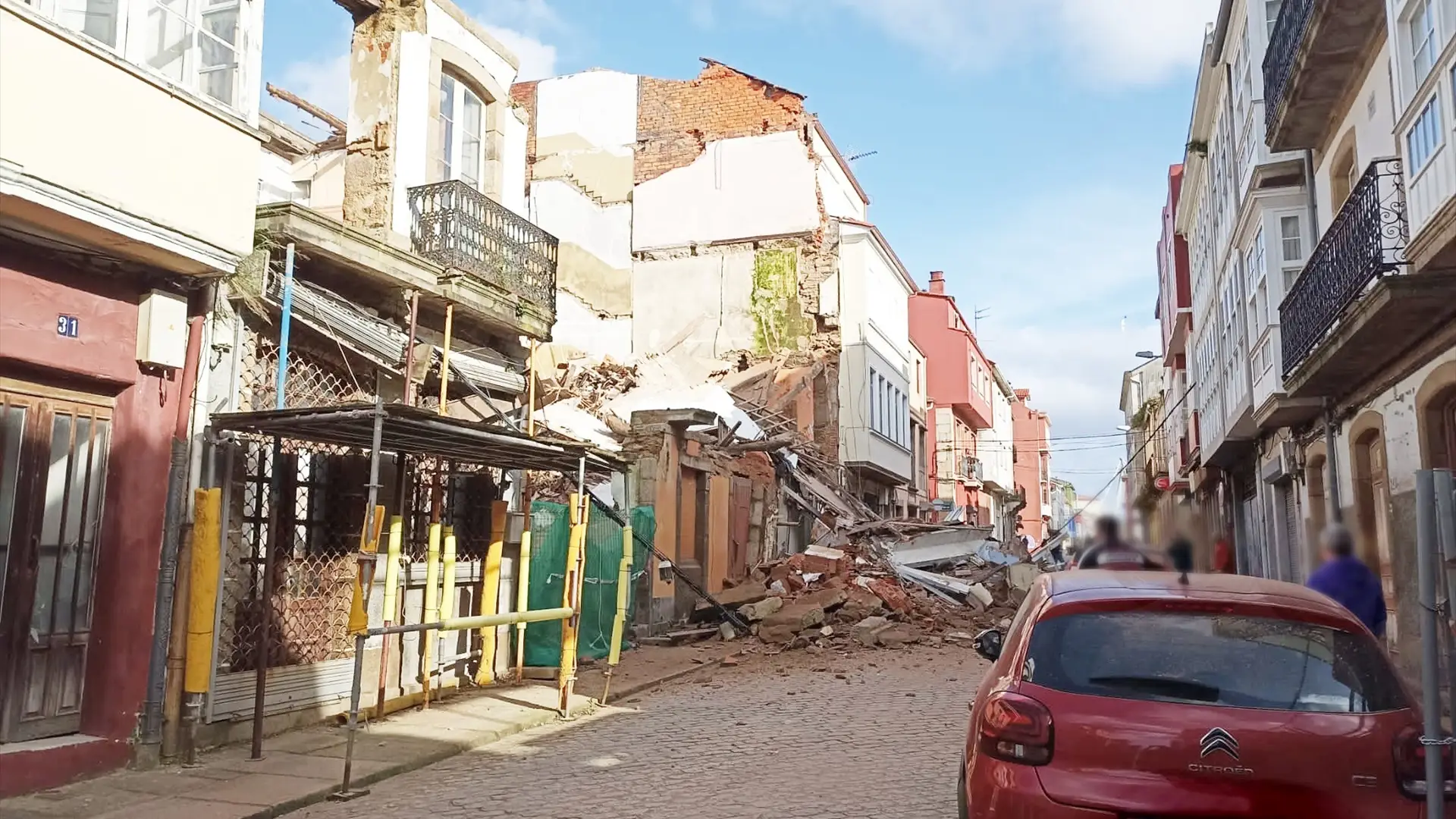 Imagen del edificio derrumbado en Ferrol Imagen del edificio derrumbado en Ferrol