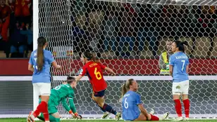 Aitana Bonmatí celebra su gol a Francia
