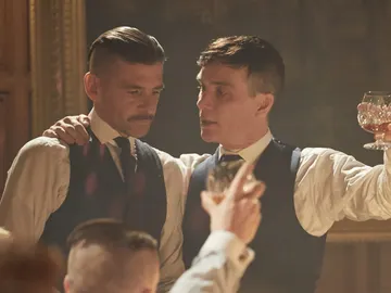 Paul Anderson y Cillian Murphy en la temporada 3 de Peaky Blinders Paul Anderson y Cillian Murphy en la temporada 3 de Peaky Blinders
