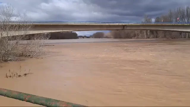 La crecida del río Ebro La crecida del río Ebro