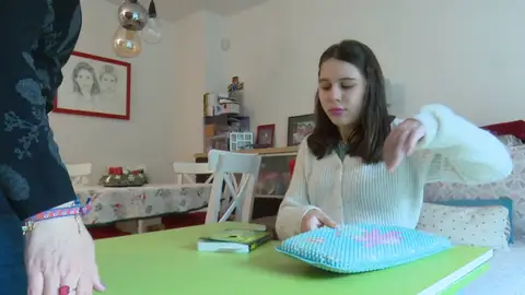 Encefalitis de Rasmussen: la enfermedad rara que provocaba a Valeria epilepsia cada 3 minutos Encefalitis de Rasmussen: la enfermedad rara que provocaba a Valeria epilepsia cada 3 minutos