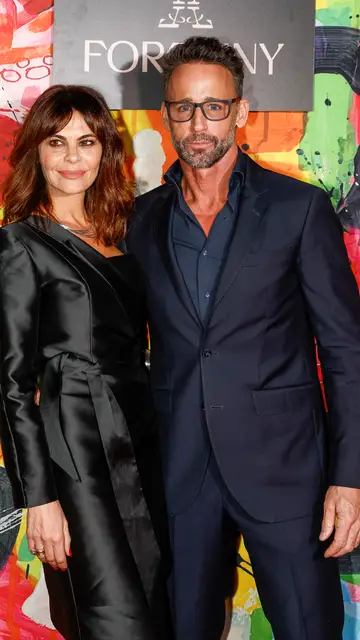 Álvaro Muñoz Escassi y María José Suárez posando ante los medios Álvaro Muñoz Escassi y María José Suárez posando ante los medios