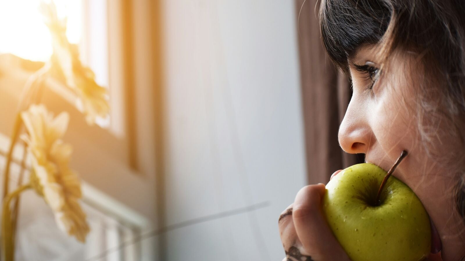 ¿Por qué es mejor comer fruta antes de las comidas?