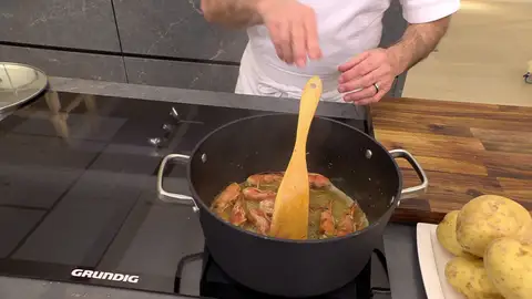 Vierte el whisky y dale un hervor fuerte Vierte el whisky y dale un hervor fuerte