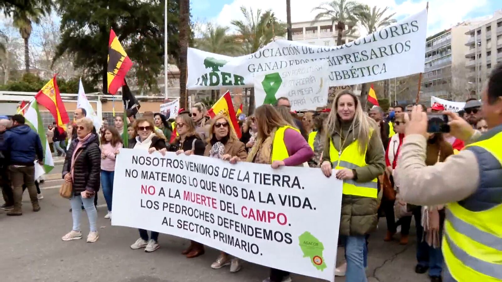 El sector del campo saca 40 tractores por las calles de Córdoba junto a 800 personas