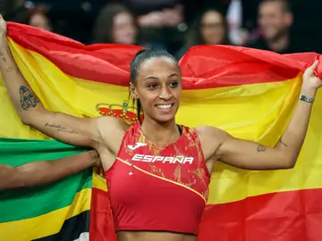 Ana Peleteiro con la bandera de España en Glasgow Ana Peleteiro con la bandera de España en Glasgow