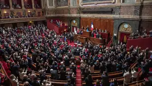 Imagen de diputados y senadores en Versalles