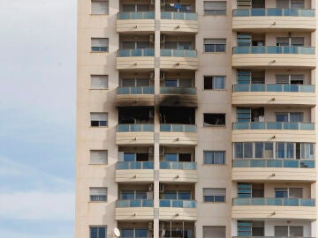 Imagen del edificio de Villajoyosa tras el incendio