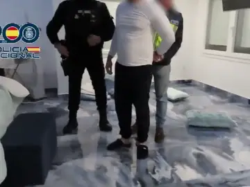 Fragmento del vídeo de la detención de la Policía Nacional a un grupo criminal Fragmento del vídeo de la detención de la Policía Nacional a un grupo criminal