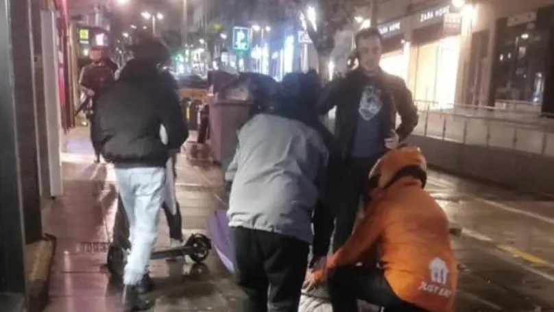 El repartidor de Santiago que ha frenado a un hombre que se había dado a la fuga El repartidor de Santiago que ha frenado a un hombre que se había dado a la fuga
