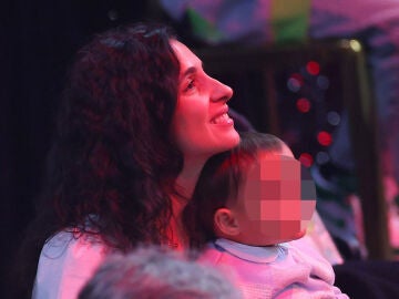 Mery Perelló y su hijo viendo un partido de Rafa Nadal