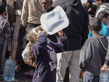 Deshidratación y malnutrición en Gaza