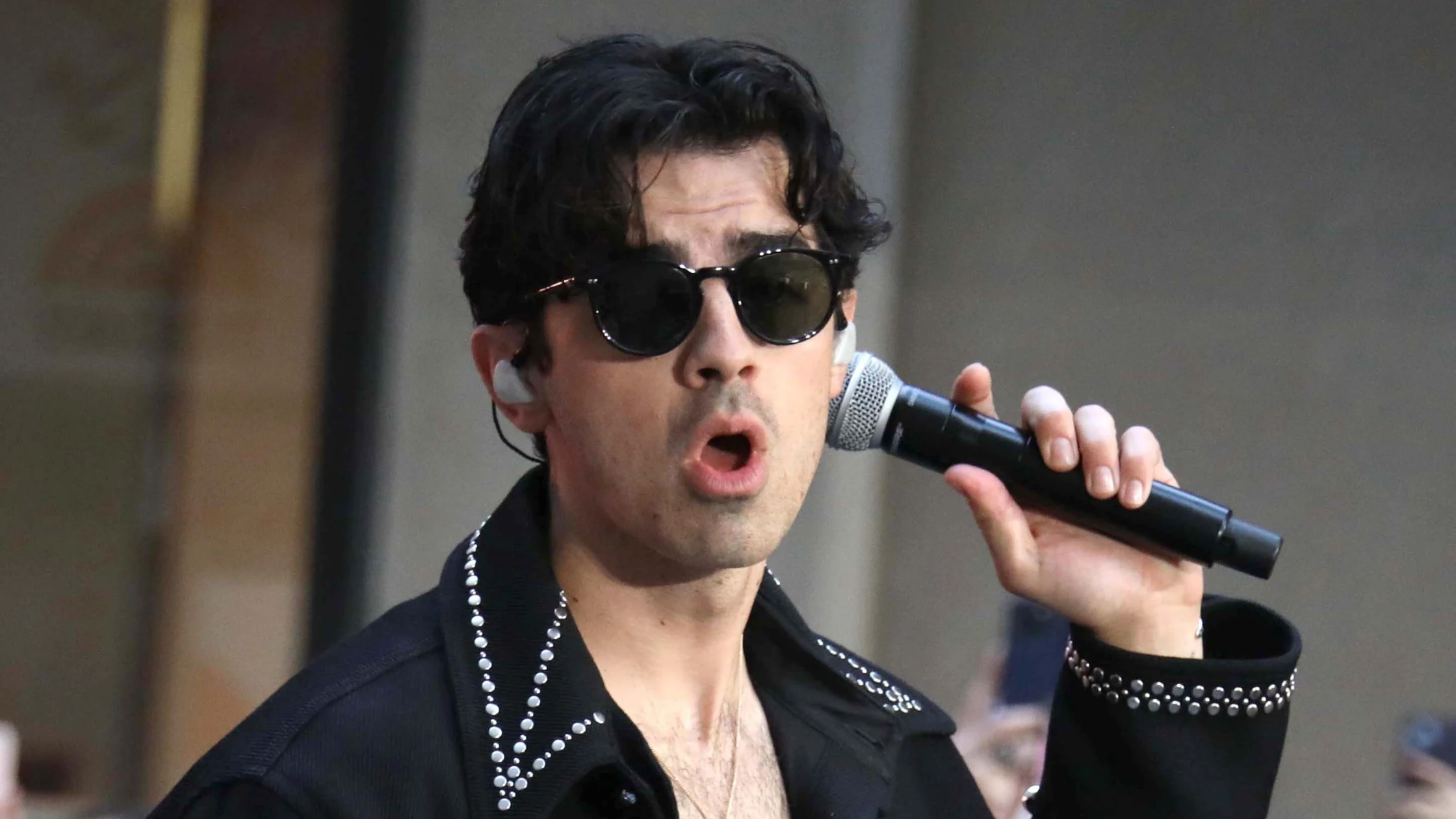 Joe Jonas en un concierto en el Rockefeller Plaza Joe Jonas en un concierto en el Rockefeller Plaza