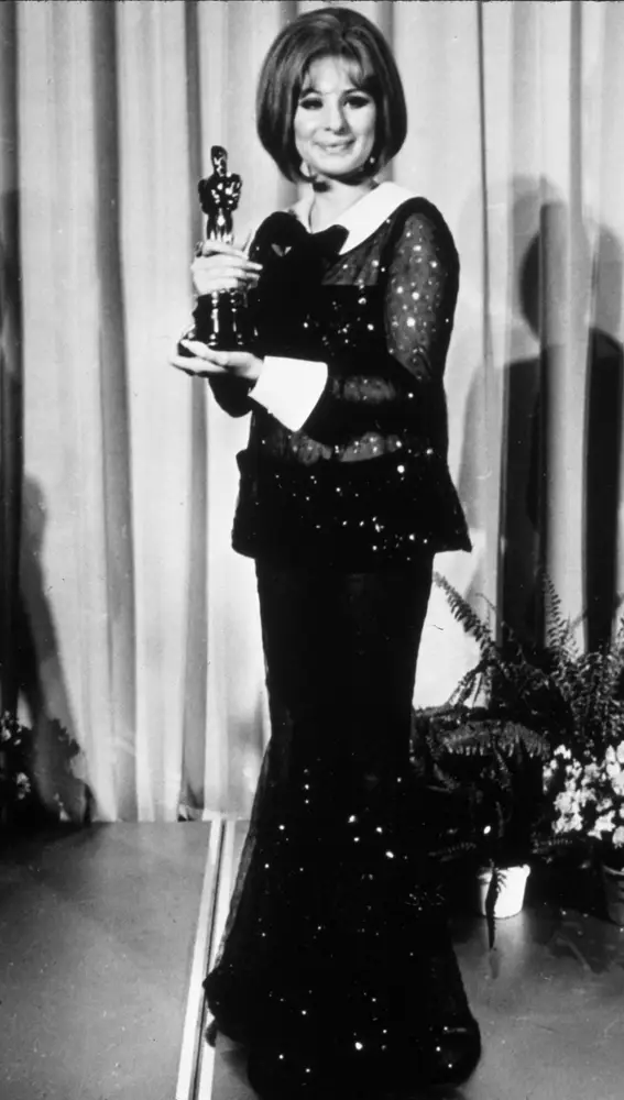 Barbra Streisand y su Oscar