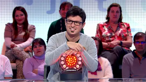 “Yo estoy por pedirme un cubata”: Moisés se monta su propia fiesta en La Pista “Yo estoy por pedirme un cubata”: Moisés se monta su propia fiesta en La Pista
