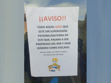 El 'amenazante' cartel de restaurante de Vigo para que los padres vigilen a sus hijos