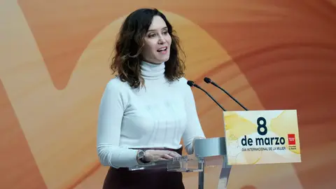 La presidenta de la Comunidad de Madrid, Isabel Díaz Ayuso, interviene en el acto institucional de entrega de los Reconocimientos 8 de Marzo, este viernes