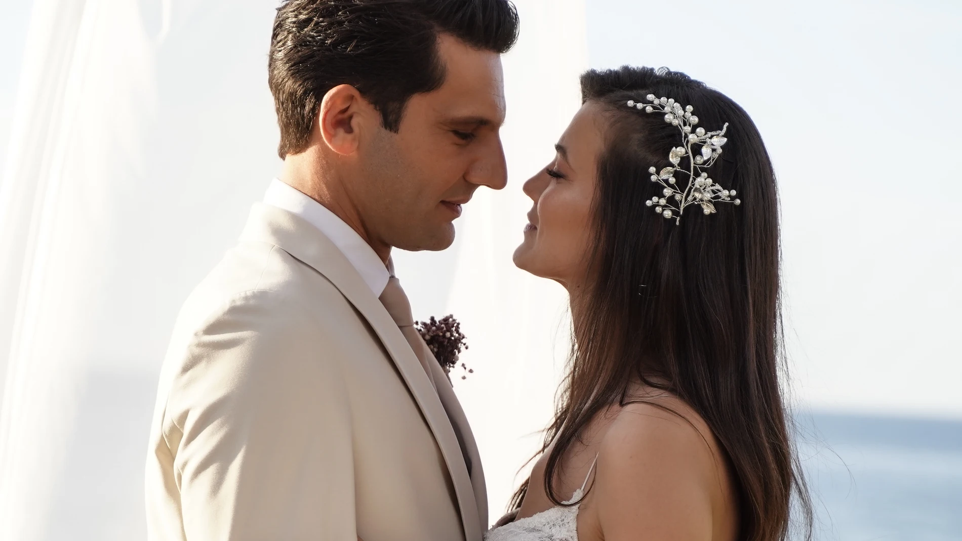 ¿A la tercera va la vencida?: Así han sido las tres bodas de Ceylin e Ilgaz en Secretos de familia ¿A la tercera va la vencida?: Así han sido las tres bodas de Ceylin e Ilgaz en Secretos de familia