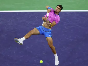 Carlos Alcaraz durante su partido ante Matteo Arnaldi en el Másters de Indian Wells Carlos Alcaraz durante su partido ante Matteo Arnaldi en el Másters de Indian Wells